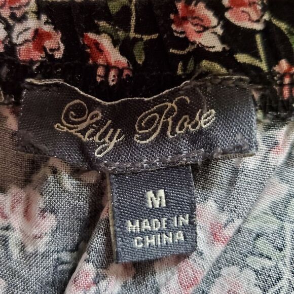 2 Piece Shorts and Top Set by Lily Rose in Size M - Picture 4 of 10